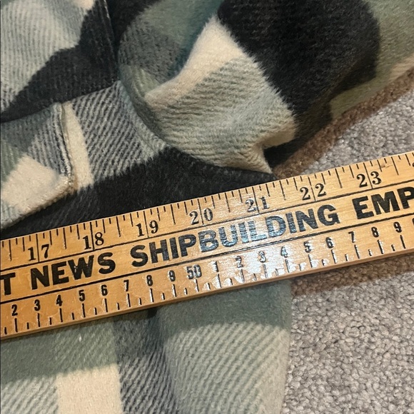 Koolaburra by Ugg Green‎ Plaid Coat Shacket Sherpa Collar size Small - Picture 10 of 10